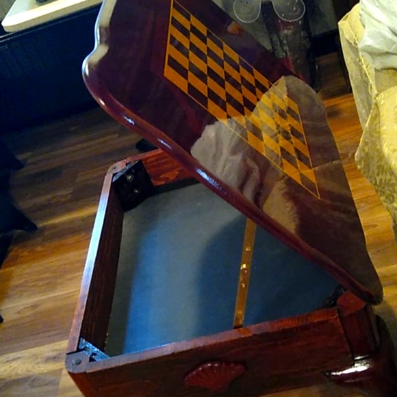 Storage able chess table - Picture 2 of 3